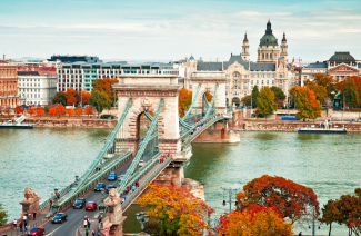 Kettenbrücke in Budapest im Herbst