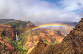 Aussicht auf der Fahrt zum Puu o Kila Lookout und Waimea Canyon